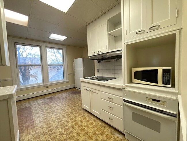 Building Photo - 2193 1st St