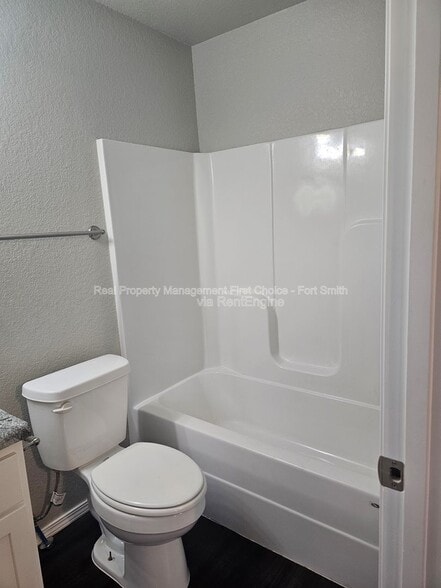 Building Photo - 2124 Ingalls Ln