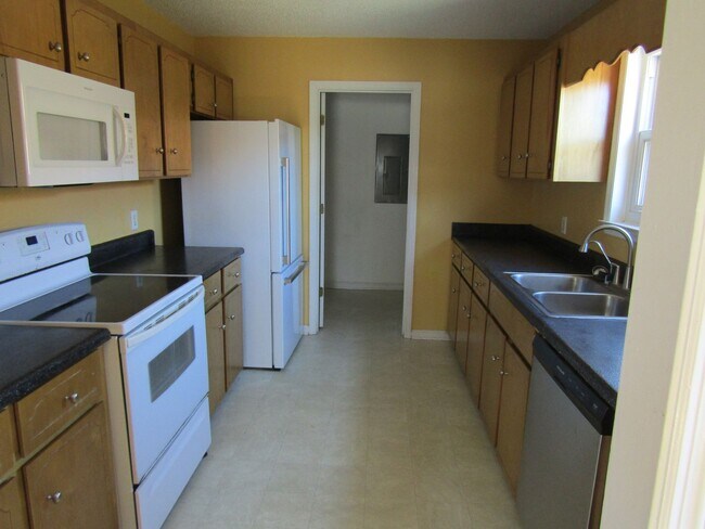 Building Photo - 1201 Desert Storm Dr