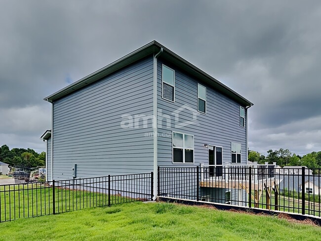 Building Photo - 6188 Bridlewood Ln