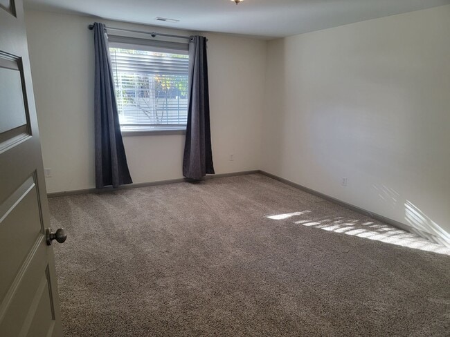 Building Photo - COMING SOON !!! 3 Bed 2 Bath 1500 Sq/Ft home just 10 minutes west of Spokane