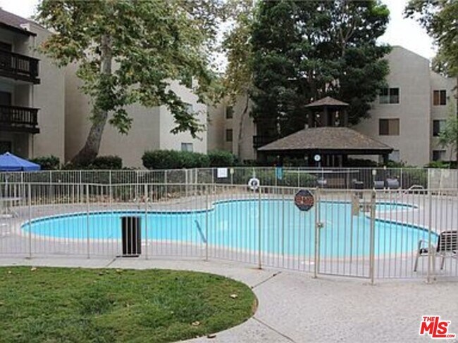 Building Photo - 4105 Summertime Ln