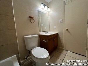 Building Photo - 5202 Fountain Lake Dr