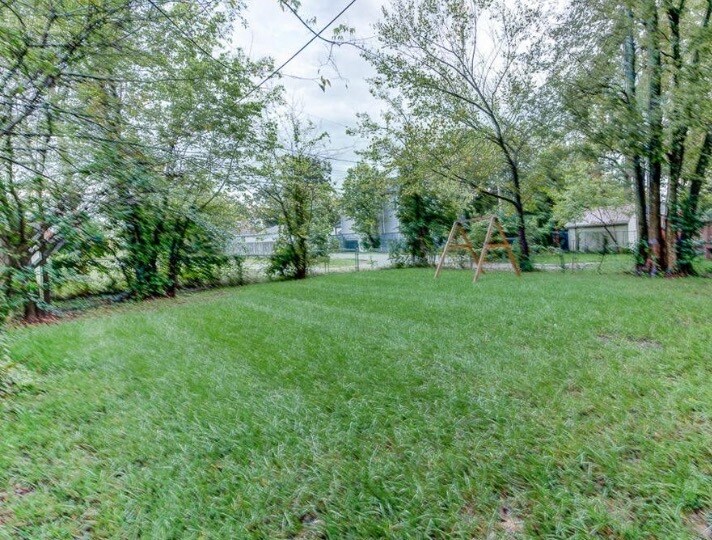 Backyard - 1405 Union Ave