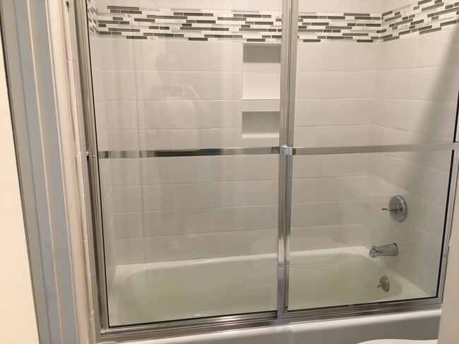 Building Photo - 501 Smokeridge~3 bedroom 2 bath~SPLIT LEVEL HOME. NO HOA. PRIVATE DRIVEWAY. CUL-DE-SAC LOCATION