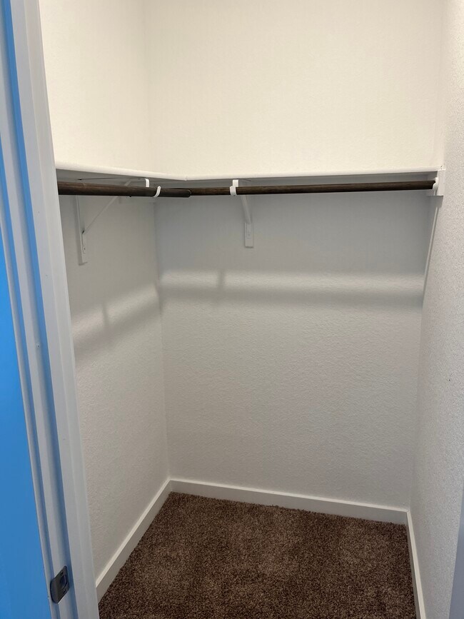 Building Photo - 14005 Zuhause Dr