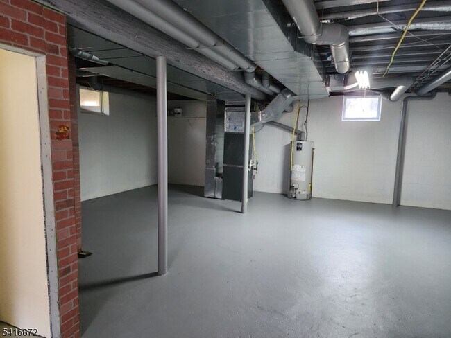 Building Photo - 27 Cypress Ln