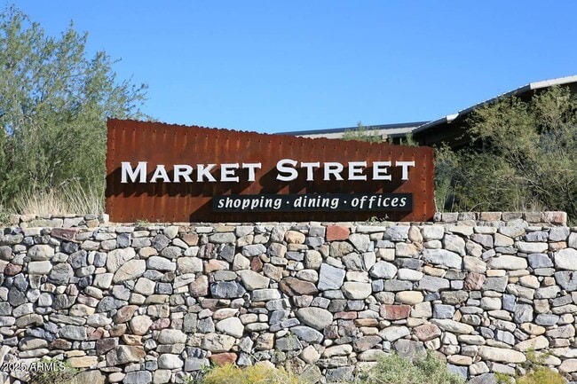 Building Photo - 9250 E Via De Vaquero Dr