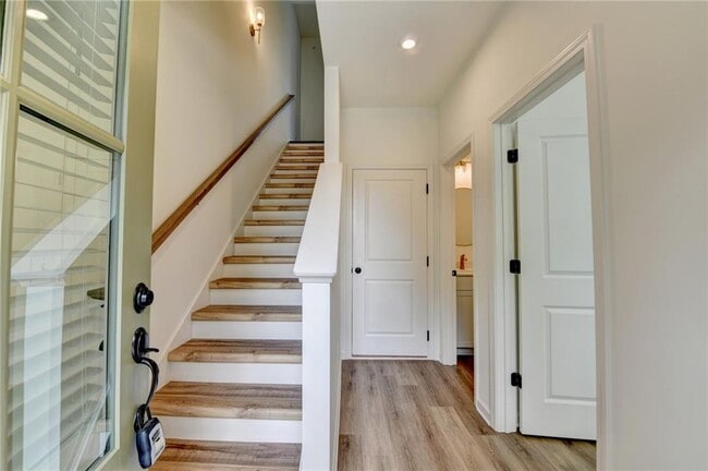 Building Photo - 430 Argosy Pk Cir