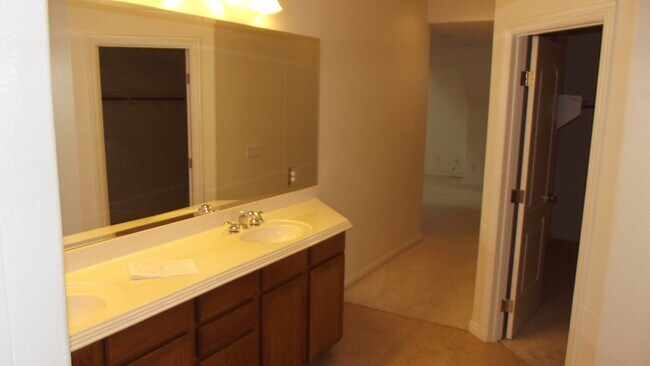Building Photo - 9201 Worsley Park Pl