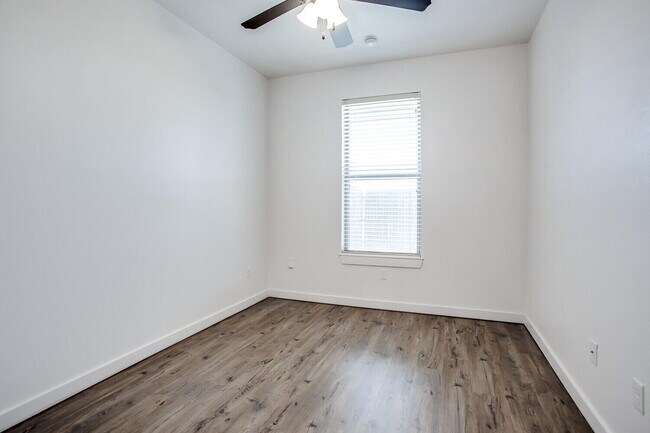 Building Photo - 2539 138th St