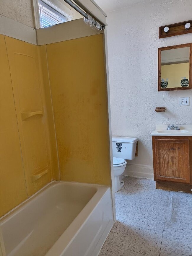 Building Photo - 250 Apsley St