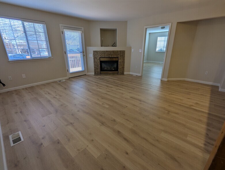 Living Room - 711 Gateway Cir