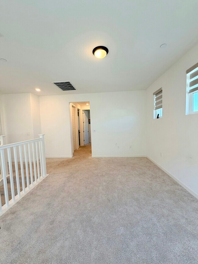 Building Photo - 5460 Spg Mountain Ln