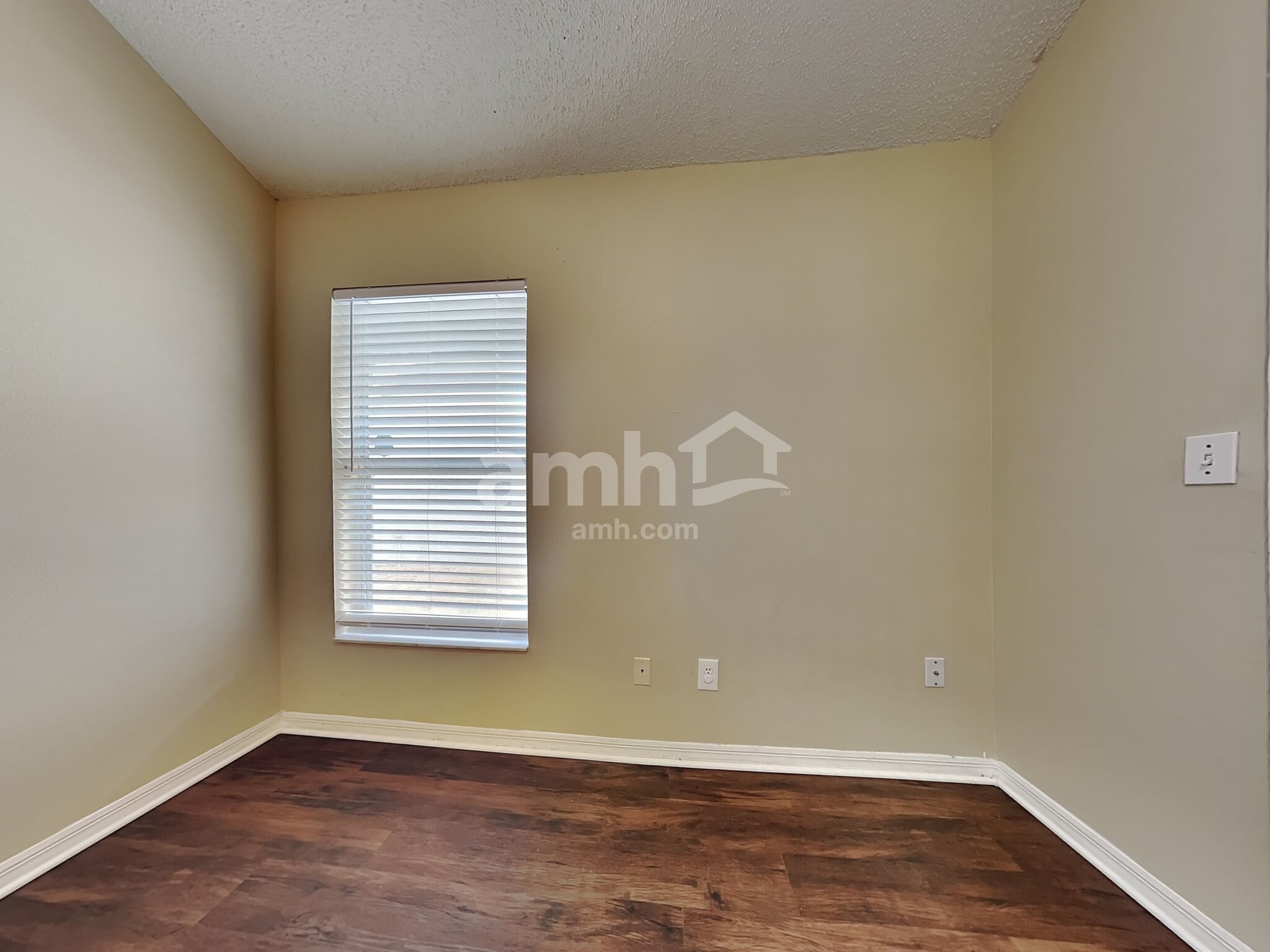 Building Photo - 2315 Kenwick Dr