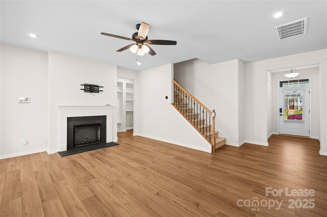 Building Photo - 13319 Savaine St