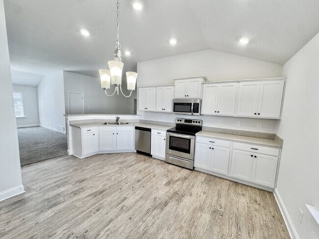 Building Photo - 8437 Grayce Dr