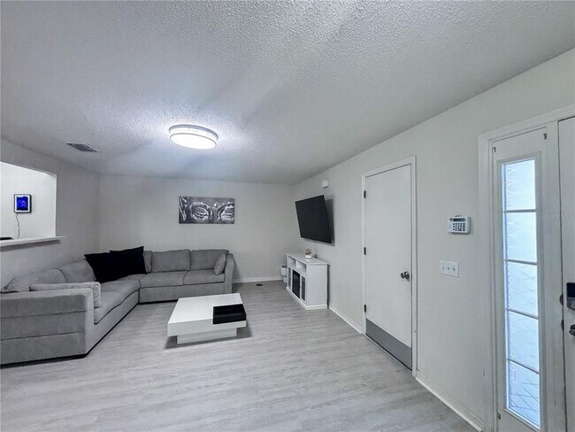 Building Photo - 2752 Merrieweather Ln