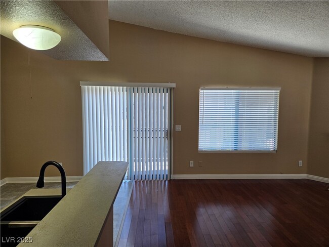Building Photo - 1575 W Warm Springs Rd