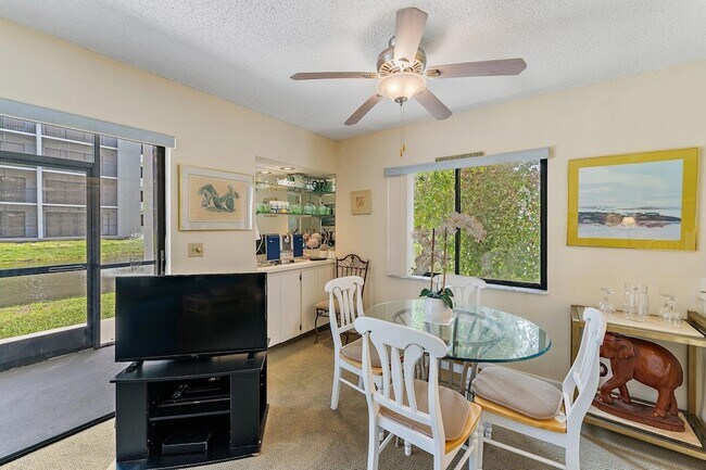 Building Photo - 1605 S US Hwy 1