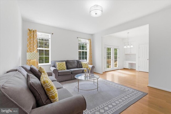 Building Photo - 8863 Flatbush Ct