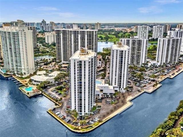 Building Photo - 20505 E Country Club Dr