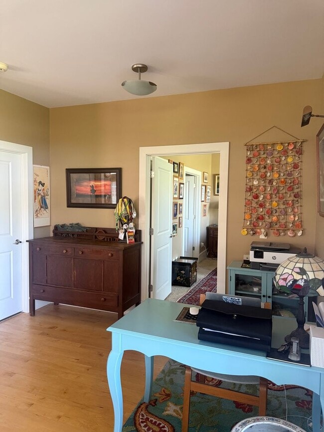 Building Photo - Rare Find- Home for Rent in the Knolls Community
