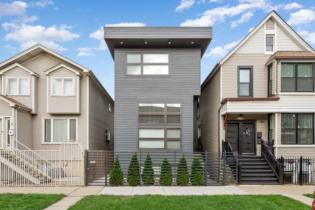 Building Photo - 2019 N Bingham St