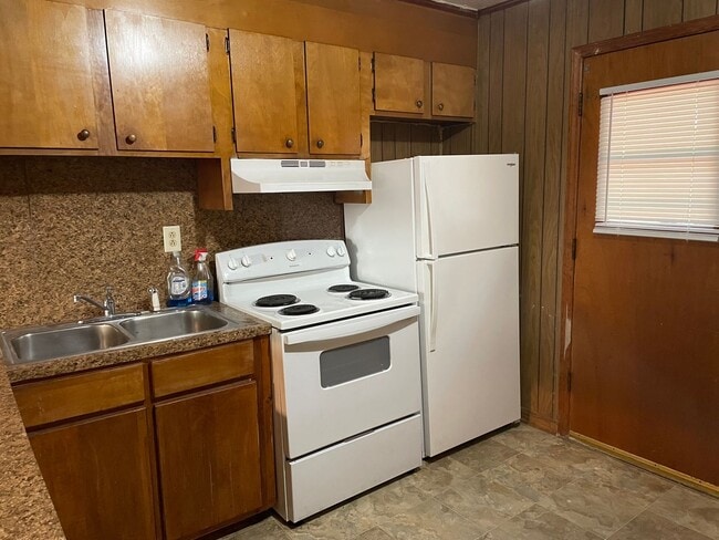 Building Photo - 2313-B Woodbridge