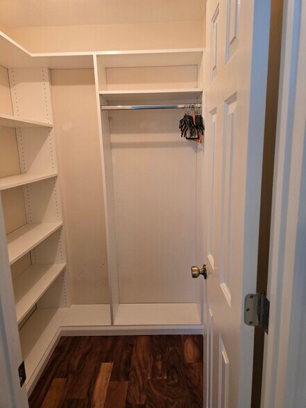 Building Photo - 4645 NW 30th Pl