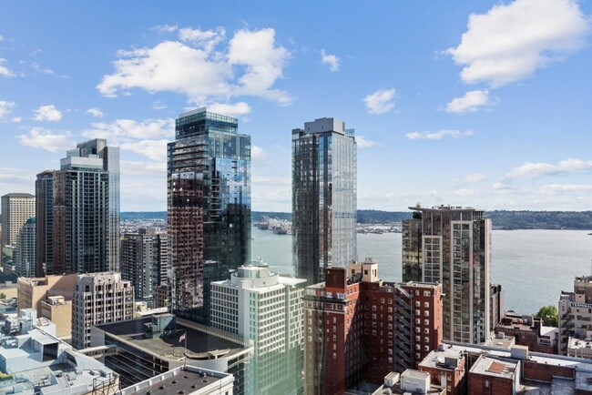 Building Photo - The Escala Condominiums - 3 bedrooms