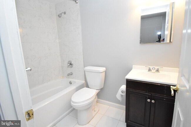 Building Photo - 8673 Cooperhawk Ct