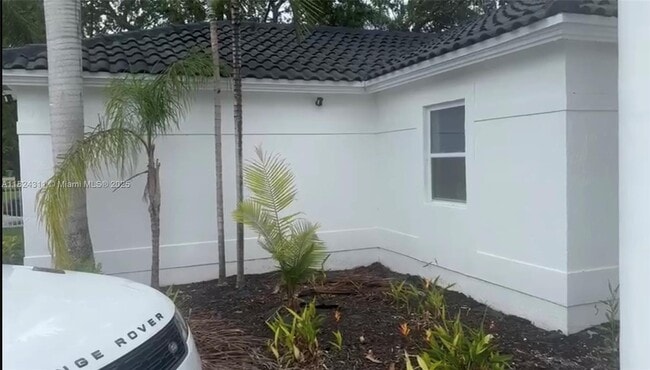 Building Photo - 18420 SW 77th Ct