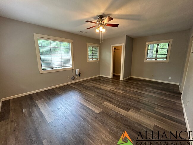 Building Photo - 619 Ratone Ln