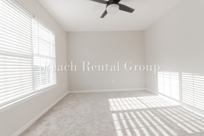 Building Photo - 4 Bedroom in Loris with Screened Patio