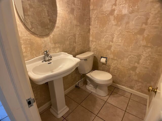 Building Photo - Large Duplex in Far North Peoria