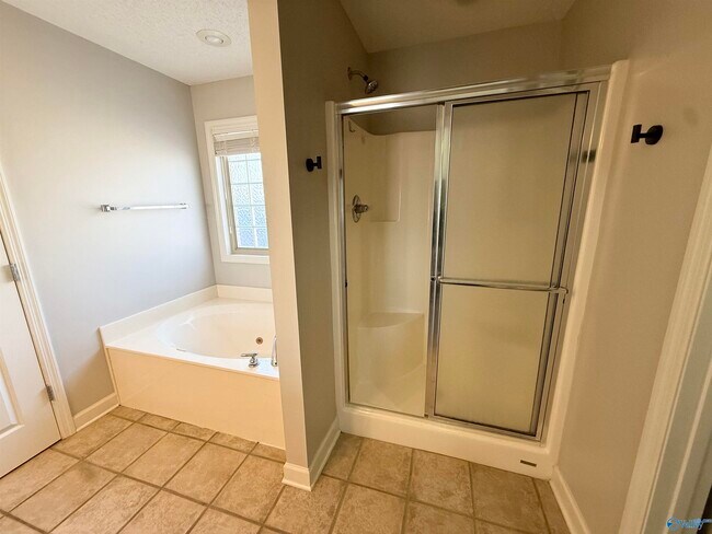 Building Photo - 230 Bonaire Dr