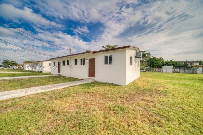 Building Photo - 17727 SW 103rd Ave