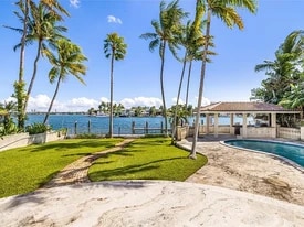 Building Photo - 617 E Dilido Dr