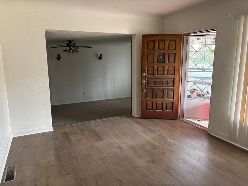 Building Photo - 1038 Buena Vista Dr SE