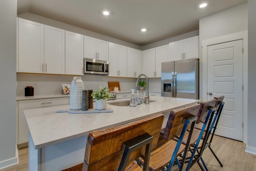 Primary Photo - 2710 Fordham St