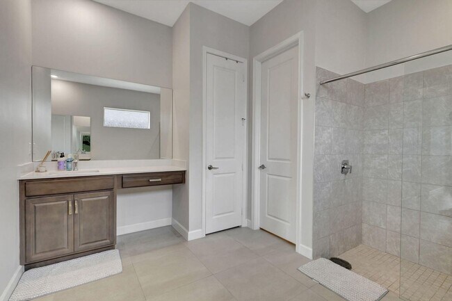 Building Photo - 870 Hookline Cir