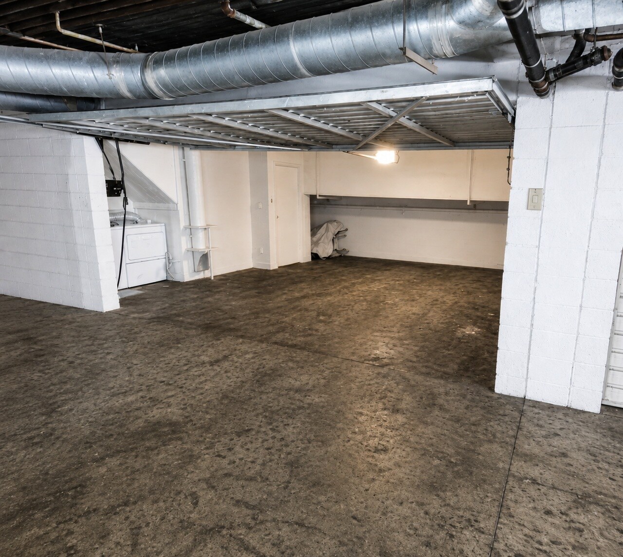 Building Photo - 7900 Woodman Ave