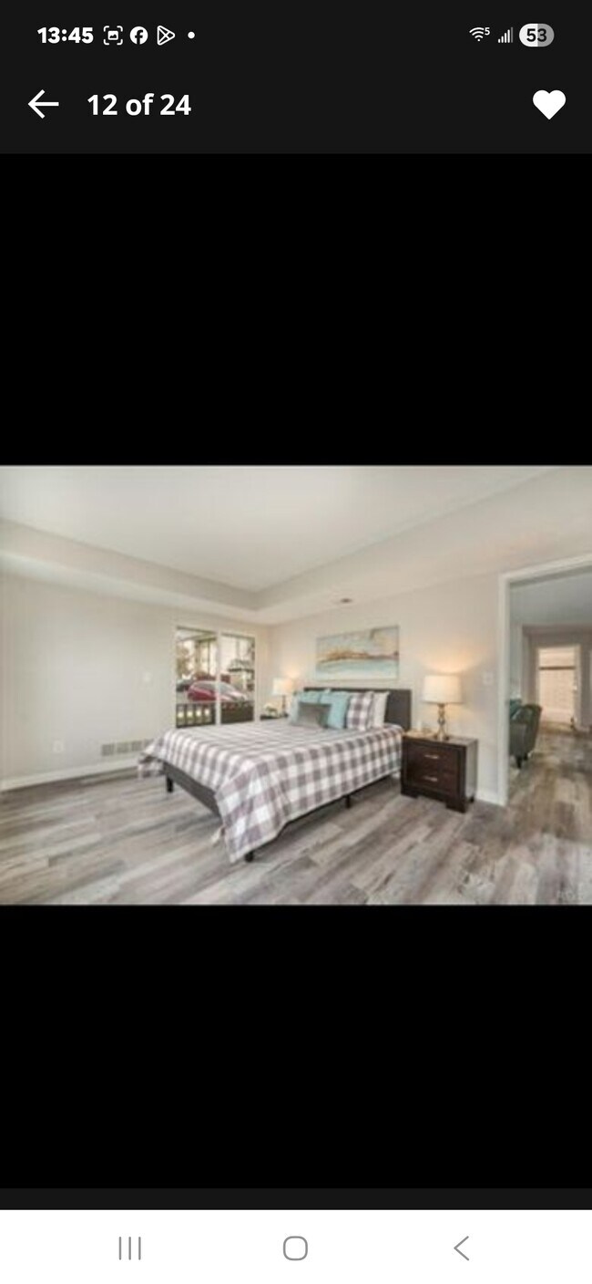 Building Photo - 12093 W Cross Dr