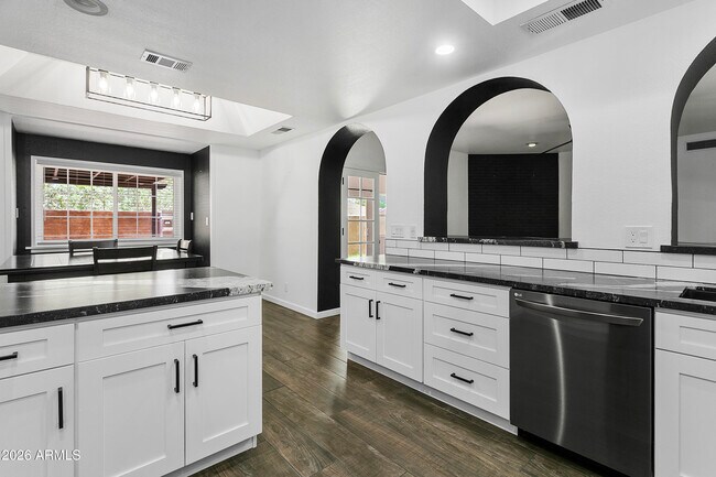 Building Photo - 1610 N Stapley Dr