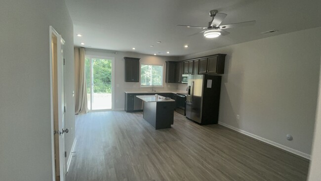 Building Photo - 5550 Wenrich Dr
