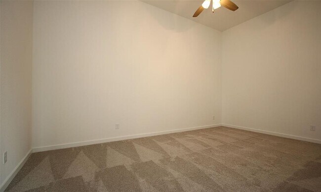 Building Photo - 23715 Fernbriar St