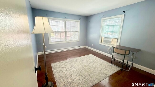 Building Photo - 646 Howe Ave