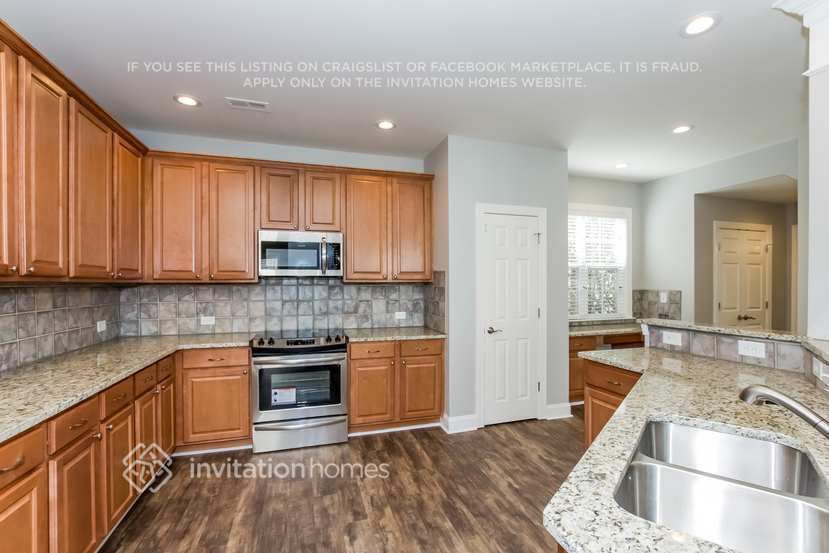 Building Photo - 3016 Ivy Brook Pl