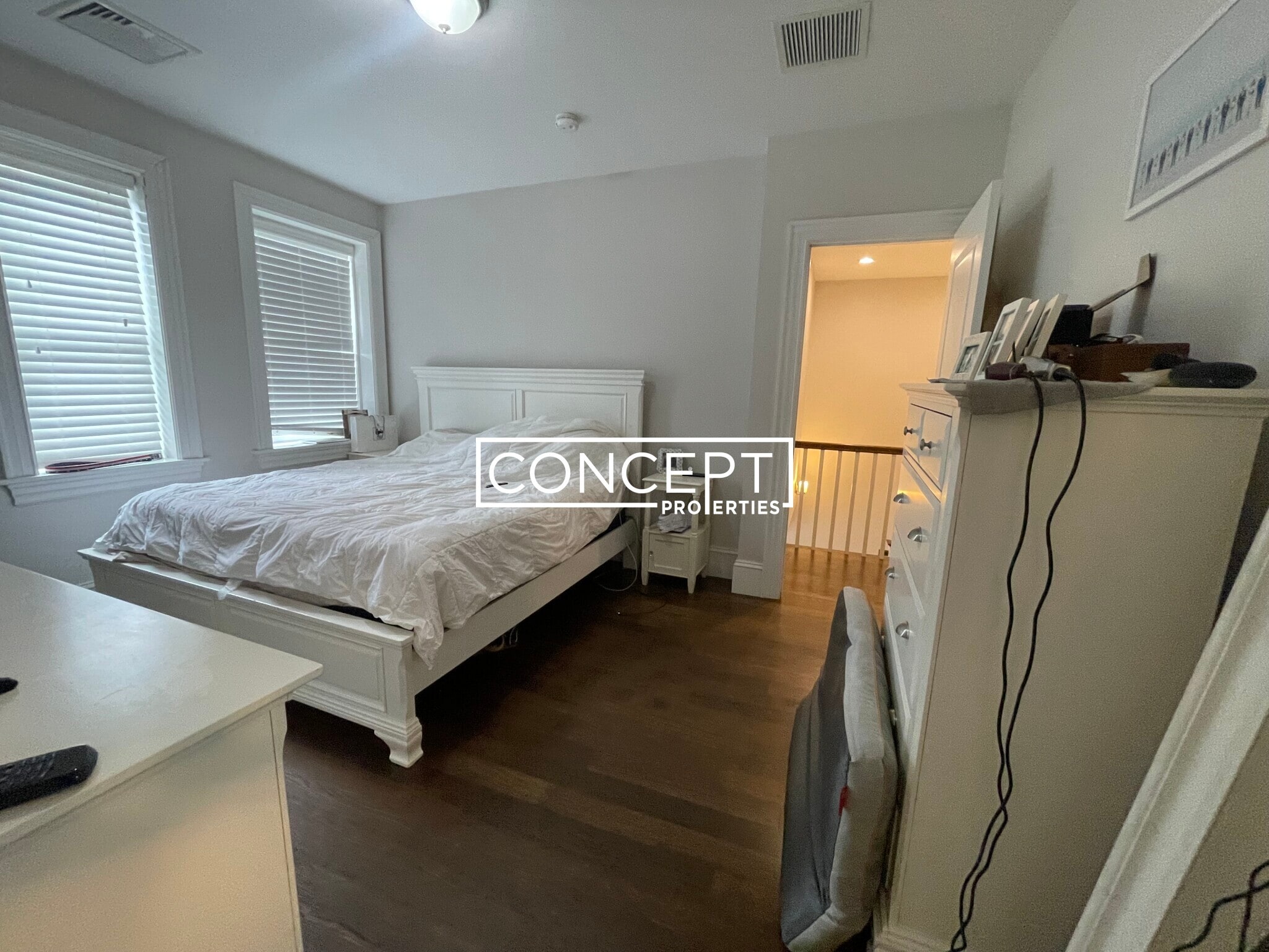 Building Photo - 2044 Beacon St